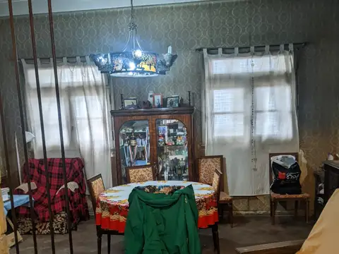 Casa con patio y terraza