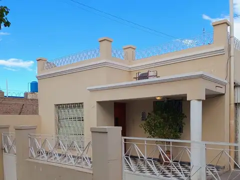 CASA DE 3 HABITACIONES. CENTRO DE VILLA KRAUSE