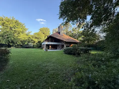 Casa en Alquiler Temporal con 2 cocheras