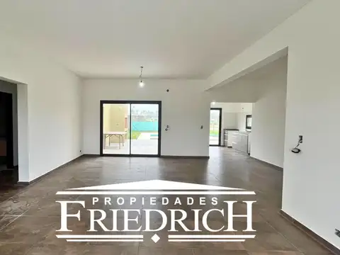 Casa 4 ambientes con 3 baños