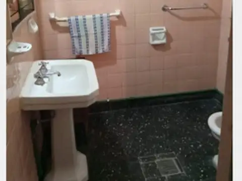 Casa 3 ambientes con 2 baños