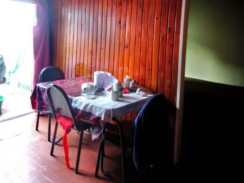 Casa 6 ambientes con 4 baños