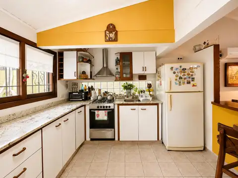 Casa 3 ambientes con 2 baños