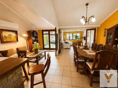 Casa en venta - 2 Dormitorios 2 Baños - La Plata