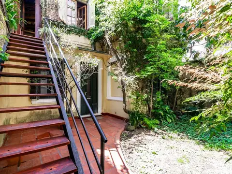Venta PH Núñez Casa y Gran espacio Independiente.