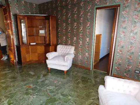 Excelente departamento a 100 mts. de Plaza San Justo