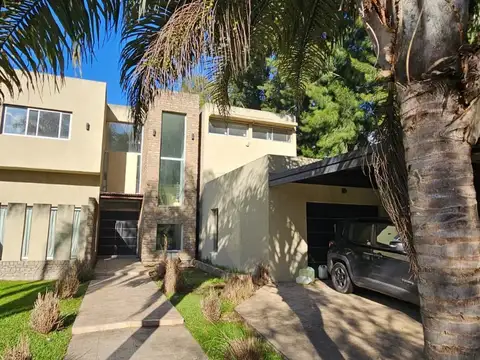 Casa en Alquiler en La Peregrina, USD 1.700