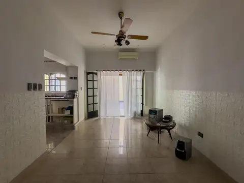 Casa en Alquiler con 1 cochera