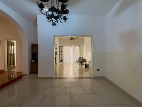 Casa 6 ambientes con 3 baños