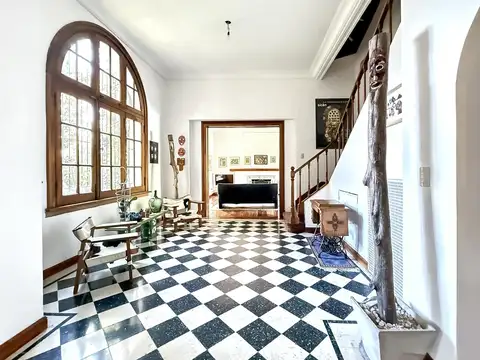 Casa en Venta con 3 cocheras