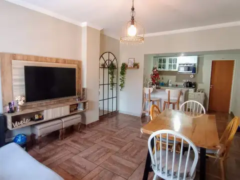 VENTA DTO APTO CRED 4AMB 2COCH PATIO V.LUZURIAGA