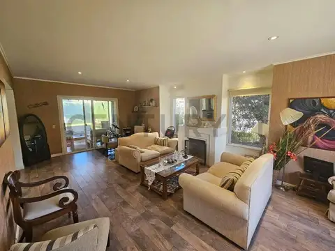 Departamento en Venta en La Caballeriza, USD 320.000