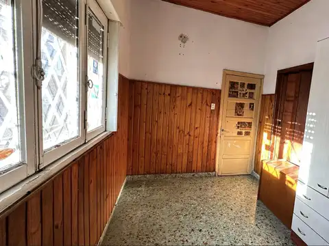 Venta Casa 3 ambientes mas PH, multifamiliar a reciclar en lomas del Mirador, La Matanza
