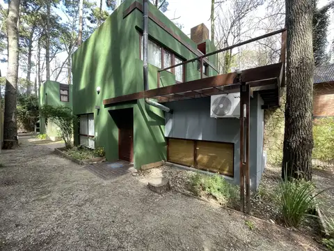 Casa 6 ambientes con 3 baños