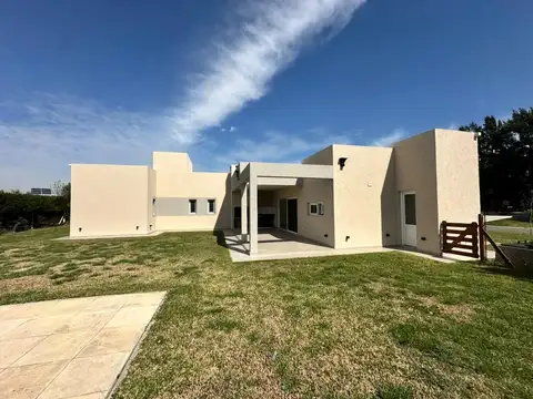 Casa en Venta en Santa Inés, USD 249.999