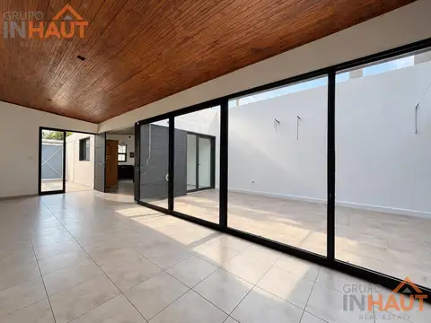 Depto Tipo Casa en Alquiler en Cipolletti, $ 2.400.000