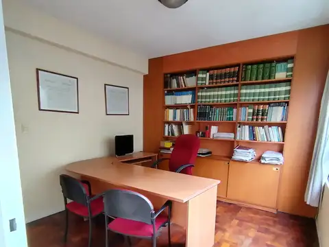 Oficina en Venta al Este