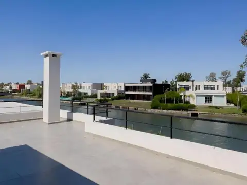 Casa en Venta en Laguna Grande, USD 559.000