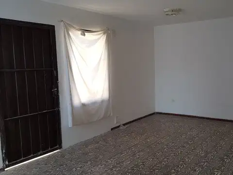 VENTA DE CASA DOS DORMITORIOS LAS HERAS