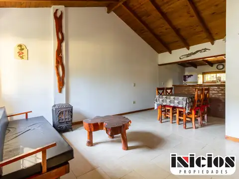 Casa funcional con gran terreno - C1103