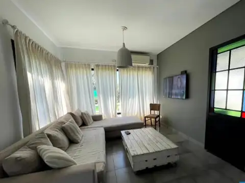 Casa 5 ambientes con 4 baños