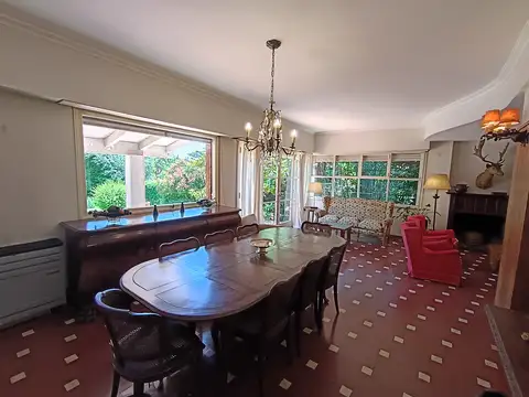 CHALET EN ALQUILER POR TEMPORADA DE VERANO: BARRIO ALFAR, A POCAS CUADRAS DE LAS PLAYAS DEL SUR.