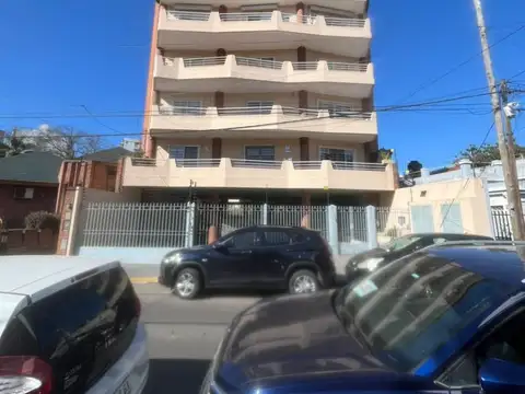 Unico 4 amb Centrico Ramos Mejia Alquiler Cochera