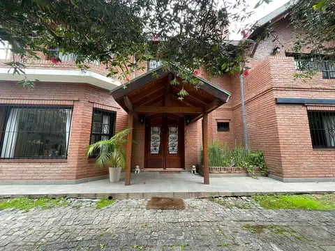 Casa en  venta en Parque Leloir