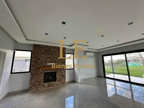 Casa 5 ambientes con 4 baños