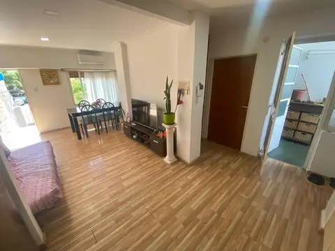 Depto Tipo Casa en Venta de 5 ambientes