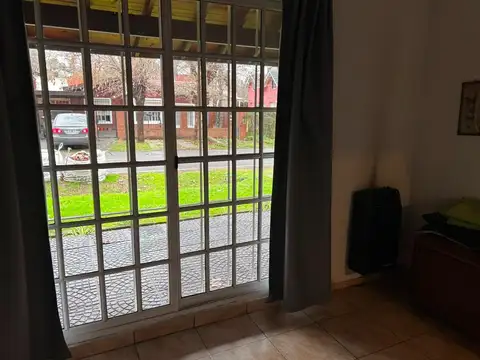Casa En Barrio Montecarlo. Cod: 11273a