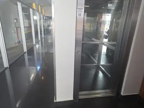 ONCE MONOAMB. AL FRENTE PISO ALTO APTO PROF.