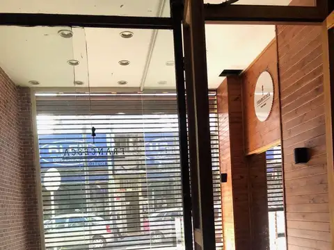 Alquiler  LOCAL EN PLENO FOCO COMERCIAL CASEROS CENTRO