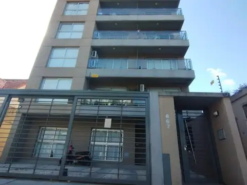 24 De Octubre 697 , Piso 3