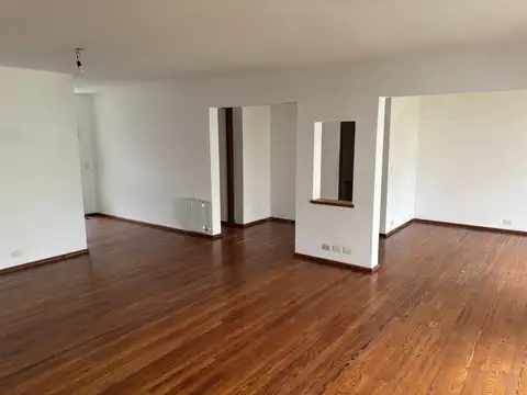 Casa 6 ambientes con 3 baños