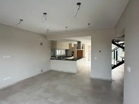 Casa en Venta en Lunlunta, USD 209.000