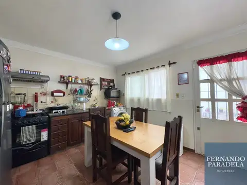 Casa en Venta con 2 cocheras