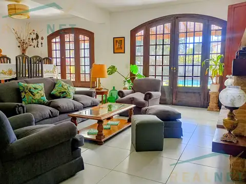 Casa 6 ambientes con 3 baños