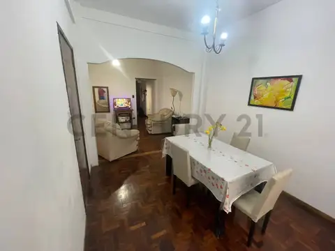 25 de mayo 100, Piso 1 piso C