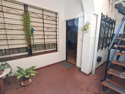 Aristóbulo del Valle al 2700