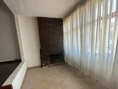 Casa en Alquiler al Oeste