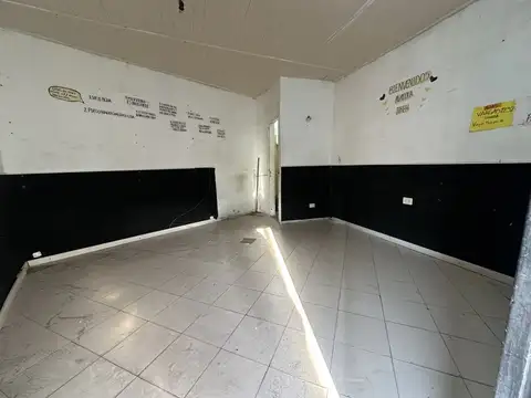 Local en Alquiler en Grand Bourg, $ 500.000