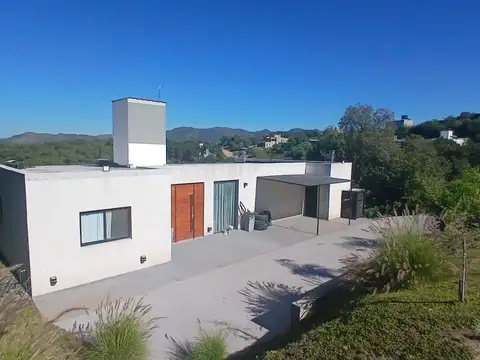 Casa en Venta - 3 Dormitorios - Apto Credito Nacion - Sierra Nueva, Mendiolaza