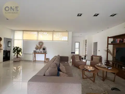 Casa 5 ambientes con 3 baños