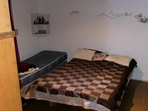 EN VENTA CASA EN CASEROS SOBRE LOTE PROPIO DE 265M2 FICHA 9840