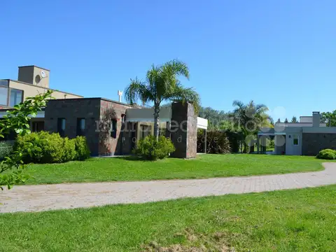 CASA EN VENTA EN CHACRAS LAGUNA VITEL, CHASCOMUS.