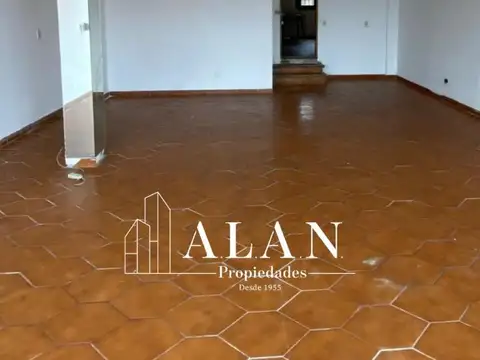 LOCAL 86 M2 C/PATIO FRENTE AL MAR