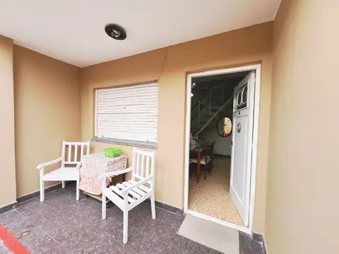 Depto Tipo Casa 5 ambientes con 2 baños