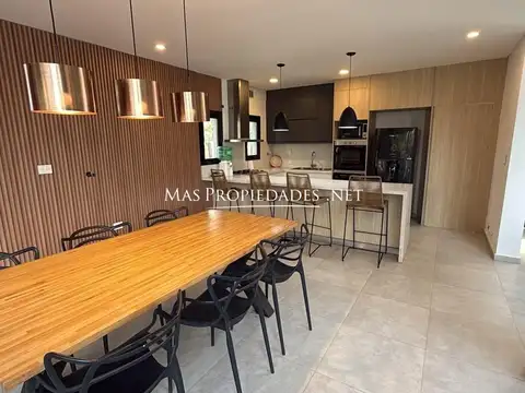 Casa en Alquiler en Terralagos, USD 3.500