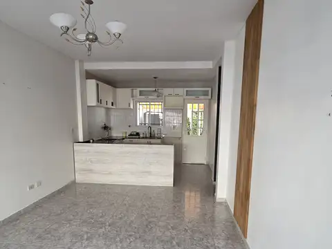 Italia 300, Piso PB